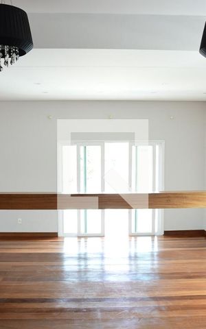 Casa de condomínio para alugar com 582m², 4 quartos e 4 vagasSala