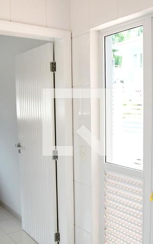 Casa de condomínio para alugar com 582m², 4 quartos e 4 vagasÁrea de Serviço