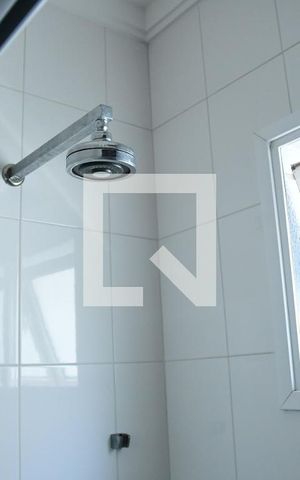 Casa de condomínio para alugar com 582m², 4 quartos e 4 vagasBanheiro da Suíte 1 