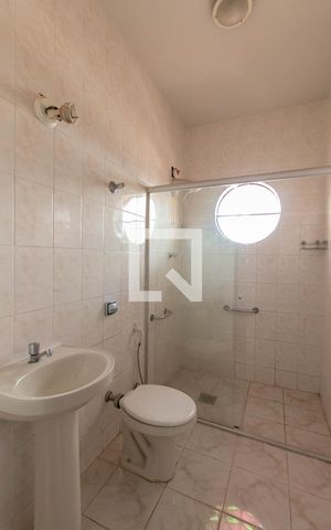 Casa à venda com 340m², 7 quartos e 3 vagas Casa à venda com 340m², 7 quartos e 3 vagasBanheiro da Suíte