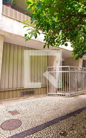 Apartamento à venda com 156m², 3 quartos e 1 vaga Apartamento à venda com 156m², 3 quartos e 1 vagaFachada com cartaz QA