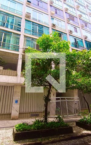 Apartamento à venda com 156m², 3 quartos e 1 vaga Apartamento à venda com 156m², 3 quartos e 1 vagaFachada com cartaz QA