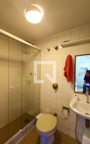 Apartamento à venda com 156m², 3 quartos e 1 vaga Apartamento à venda com 156m², 3 quartos e 1 vagaBanheiro serviço