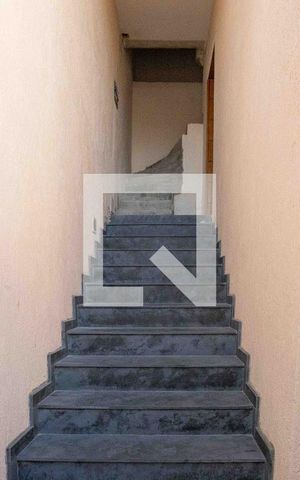 Casa para alugar com 365m², 6 quartos e 10 vagasEscada