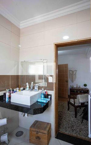 Casa para alugar com 365m², 6 quartos e 10 vagasBanheiro Casa 2