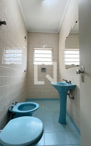 Casa à venda com 198m², 4 quartos e 3 vagas Casa à venda com 198m², 4 quartos e 3 vagasBanheiro da Suíte