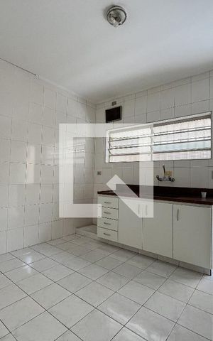 Casa à venda com 198m², 4 quartos e 3 vagas Casa à venda com 198m², 4 quartos e 3 vagasCozinha