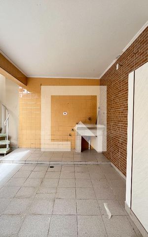 Casa à venda com 198m², 4 quartos e 3 vagas Casa à venda com 198m², 4 quartos e 3 vagasÁrea de Serviço