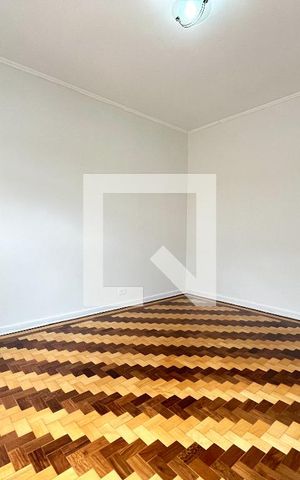 Casa à venda com 198m², 4 quartos e 3 vagas Casa à venda com 198m², 4 quartos e 3 vagasSuite