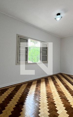 Casa à venda com 198m², 4 quartos e 3 vagas Casa à venda com 198m², 4 quartos e 3 vagasQuarto 2