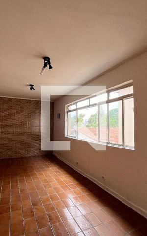 Casa à venda com 198m², 4 quartos e 3 vagas Casa à venda com 198m², 4 quartos e 3 vagasQuarto Edícula