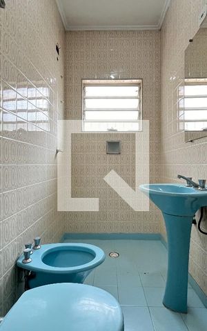 Casa à venda com 198m², 4 quartos e 3 vagas Casa à venda com 198m², 4 quartos e 3 vagasBanheiro da Suíte