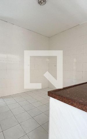 Casa à venda com 198m², 4 quartos e 3 vagas Casa à venda com 198m², 4 quartos e 3 vagasCozinha