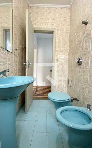 Casa à venda com 198m², 4 quartos e 3 vagas Casa à venda com 198m², 4 quartos e 3 vagasBanheiro da Suíte