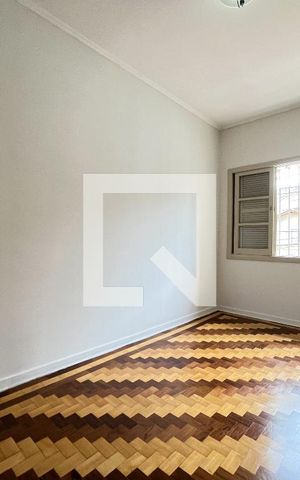 Casa à venda com 198m², 4 quartos e 3 vagas Casa à venda com 198m², 4 quartos e 3 vagasQuarto 3