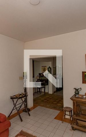 Casa à venda com 298m², 3 quartos e 4 vagas Casa à venda com 298m², 3 quartos e 4 vagasSala de Estar