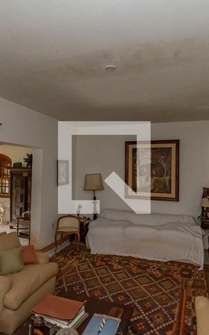 Casa à venda com 298m², 3 quartos e 4 vagas Casa à venda com 298m², 3 quartos e 4 vagasSala de TV/Lareira