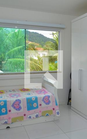Casa de condomínio à venda com 380m², 4 quartos e 3 vagas Casa de condomínio à venda com 380m², 4 quartos e 3 vagasSuite 2