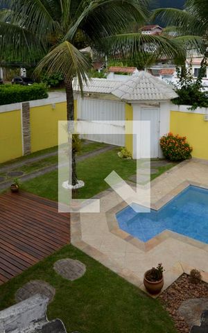 Casa de condomínio à venda com 380m², 4 quartos e 3 vagas Casa de condomínio à venda com 380m², 4 quartos e 3 vagasSuite 3 - vista