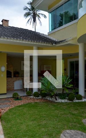 Casa de condomínio à venda com 380m², 4 quartos e 3 vagas Casa de condomínio à venda com 380m², 4 quartos e 3 vagasVaranda gourmet