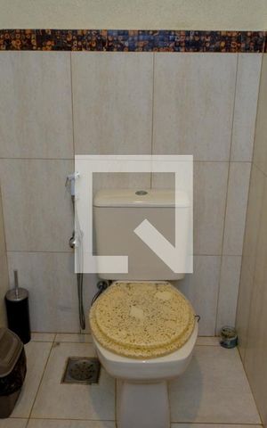 Casa de condomínio à venda com 380m², 4 quartos e 3 vagas Casa de condomínio à venda com 380m², 4 quartos e 3 vagasLavabo