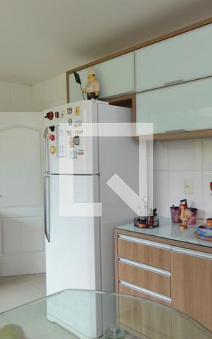 Casa de condomínio à venda com 380m², 4 quartos e 3 vagas Casa de condomínio à venda com 380m², 4 quartos e 3 vagasCozinha
