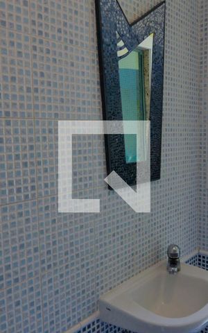 Casa de condomínio à venda com 380m², 4 quartos e 3 vagas Casa de condomínio à venda com 380m², 4 quartos e 3 vagasLavabo 2