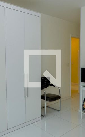 Casa de condomínio à venda com 380m², 4 quartos e 3 vagas Casa de condomínio à venda com 380m², 4 quartos e 3 vagasSuite 2