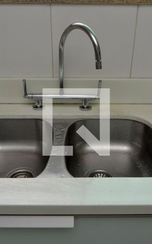 Casa de condomínio à venda com 380m², 4 quartos e 3 vagas Casa de condomínio à venda com 380m², 4 quartos e 3 vagasCozinha