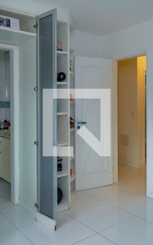 Casa de condomínio à venda com 380m², 4 quartos e 3 vagas Casa de condomínio à venda com 380m², 4 quartos e 3 vagasSuite 1