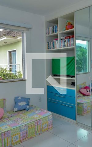 Casa de condomínio à venda com 380m², 4 quartos e 3 vagas Casa de condomínio à venda com 380m², 4 quartos e 3 vagasSuite 1