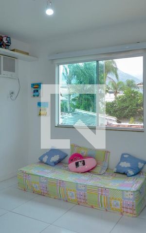 Casa de condomínio à venda com 380m², 4 quartos e 3 vagas Casa de condomínio à venda com 380m², 4 quartos e 3 vagasSuite 1