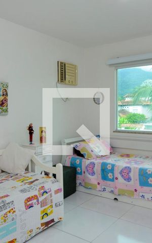 Casa de condomínio à venda com 380m², 4 quartos e 3 vagas Casa de condomínio à venda com 380m², 4 quartos e 3 vagasSuite 2