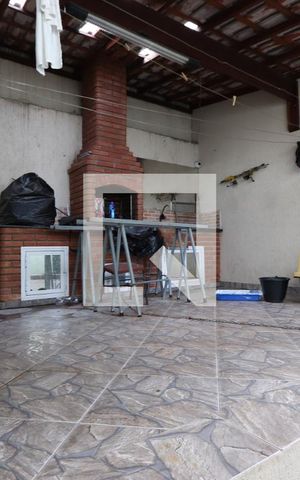 Casa para alugar com 230m², 3 quartos e 2 vagasÁrea de Serviço/Quintal