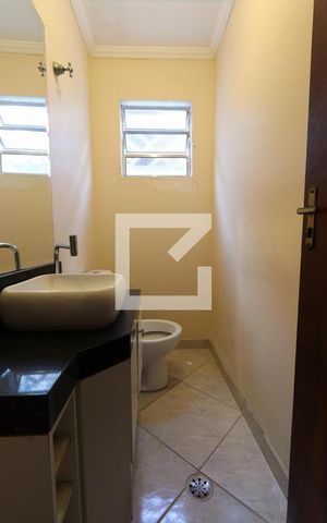 Casa para alugar com 230m², 3 quartos e 2 vagasLavabo