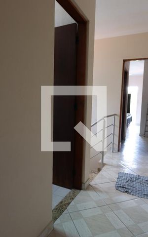 Casa para alugar com 230m², 3 quartos e 2 vagasHall