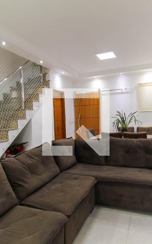 Casa de condomínio à venda com 210m², 3 quartos e 2 vagas Casa de condomínio à venda com 210m², 3 quartos e 2 vagasSala