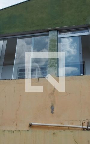 Casa para alugar com 260m², 2 quartos e 2 vagasFachada