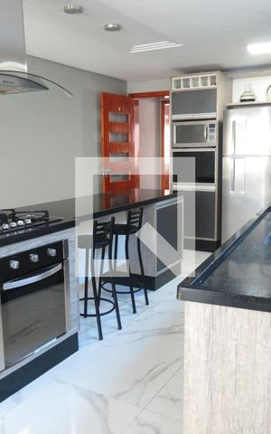 Casa à venda com 306m², 3 quartos e 7 vagasCozinha