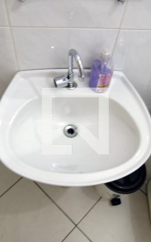 Casa à venda com 306m², 3 quartos e 7 vagasBanheiro Lavanderia - Pia