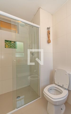 Apartamento à venda com 85m², 2 quartos e 1 vaga Apartamento à venda com 85m², 2 quartos e 1 vagaBanheiro da Suíte