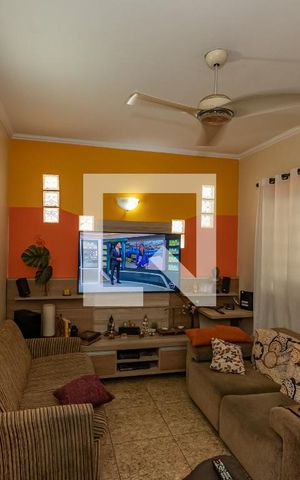 Casa para alugar com 170m², 3 quartos e 2 vagas Casa para alugar com 170m², 3 quartos e 2 vagasSala de TV