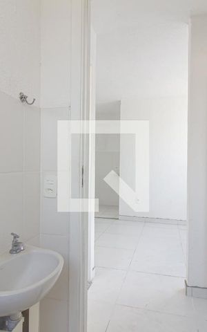 Apartamento para alugar com 43m², 2 quartos e 1 vaga Apartamento para alugar com 43m², 2 quartos e 1 vagaDetalhe do Banheiro