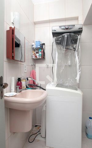 Apartamento à venda com 70m², 2 quartos e sem vagaBanheiro