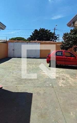 Casa à venda com 280m², 3 quartos e 5 vagas Quintal - Garagem
