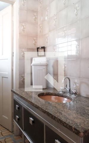 Casa à venda com 60m², 1 quarto e 1 vaga Casa à venda com 60m², 1 quarto e 1 vagaBanheiro