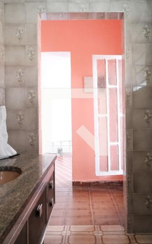 Casa à venda com 60m², 1 quarto e 1 vaga Casa à venda com 60m², 1 quarto e 1 vagaBanheiro