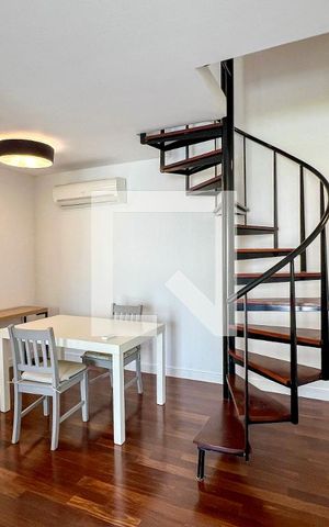 Apartamento à venda com 92m², 2 quartos e 1 vaga Apartamento à venda com 92m², 2 quartos e 1 vagaSala