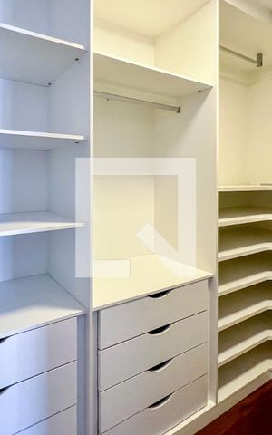 Apartamento à venda com 92m², 2 quartos e 1 vaga Apartamento à venda com 92m², 2 quartos e 1 vagaCloset