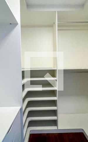 Apartamento à venda com 92m², 2 quartos e 1 vaga Apartamento à venda com 92m², 2 quartos e 1 vagaCloset